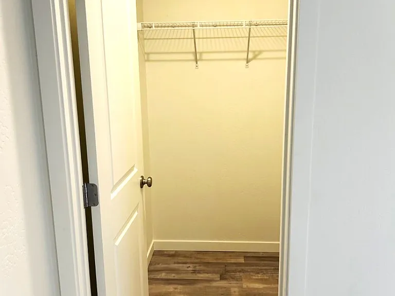 126 E Evergreen Dr #202 — Photo 9