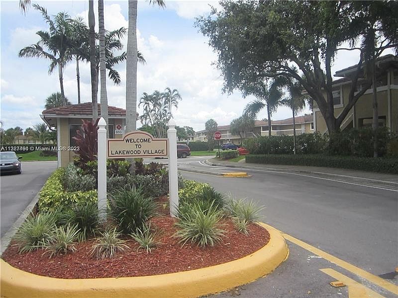 1st image of 810 Twin Lakes Dr #17-D