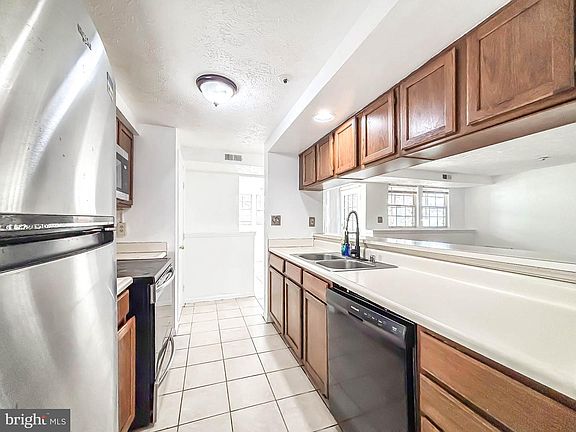 3rd image of 1301 Clover Valley Way APT C