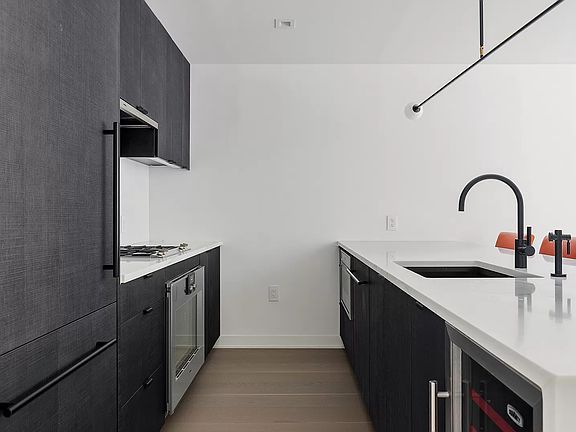 3rd image of 55 W 17th St #602