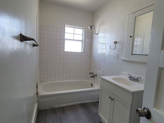 5th image of 1432 S Cloverdale Ave #1436