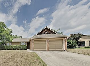 10016 Bugle Dr, Fort Worth, TX 76108