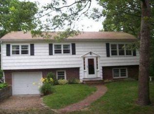 56 Blueberry Hill Rd, Hyannis, MA 02601