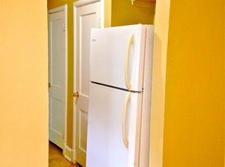618 Notabene Dr APT 1, Alexandria, VA 22305