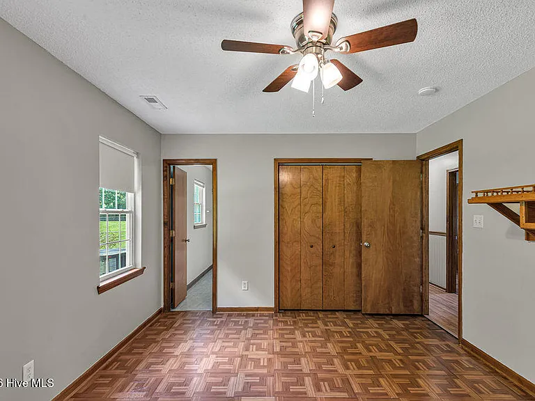 304 Gaston Ct — Photo 20