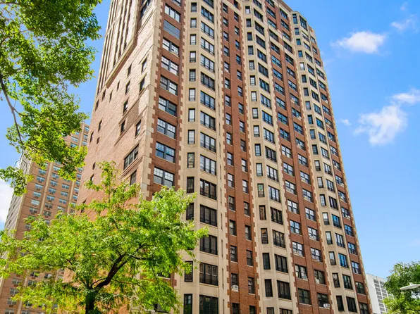421 W Melrose St #18BC, Chicago, IL 60657