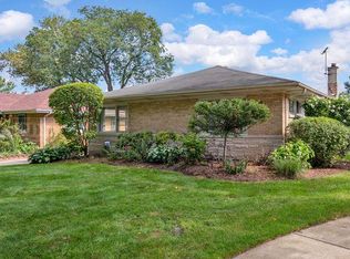 1011 S Waiola Ave, La Grange, IL 60525