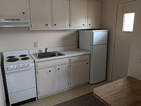 3rd image of 889 W Ardussi St #22