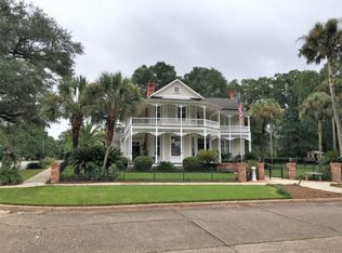 730 Circle Dr, Defuniak Springs, FL 32435