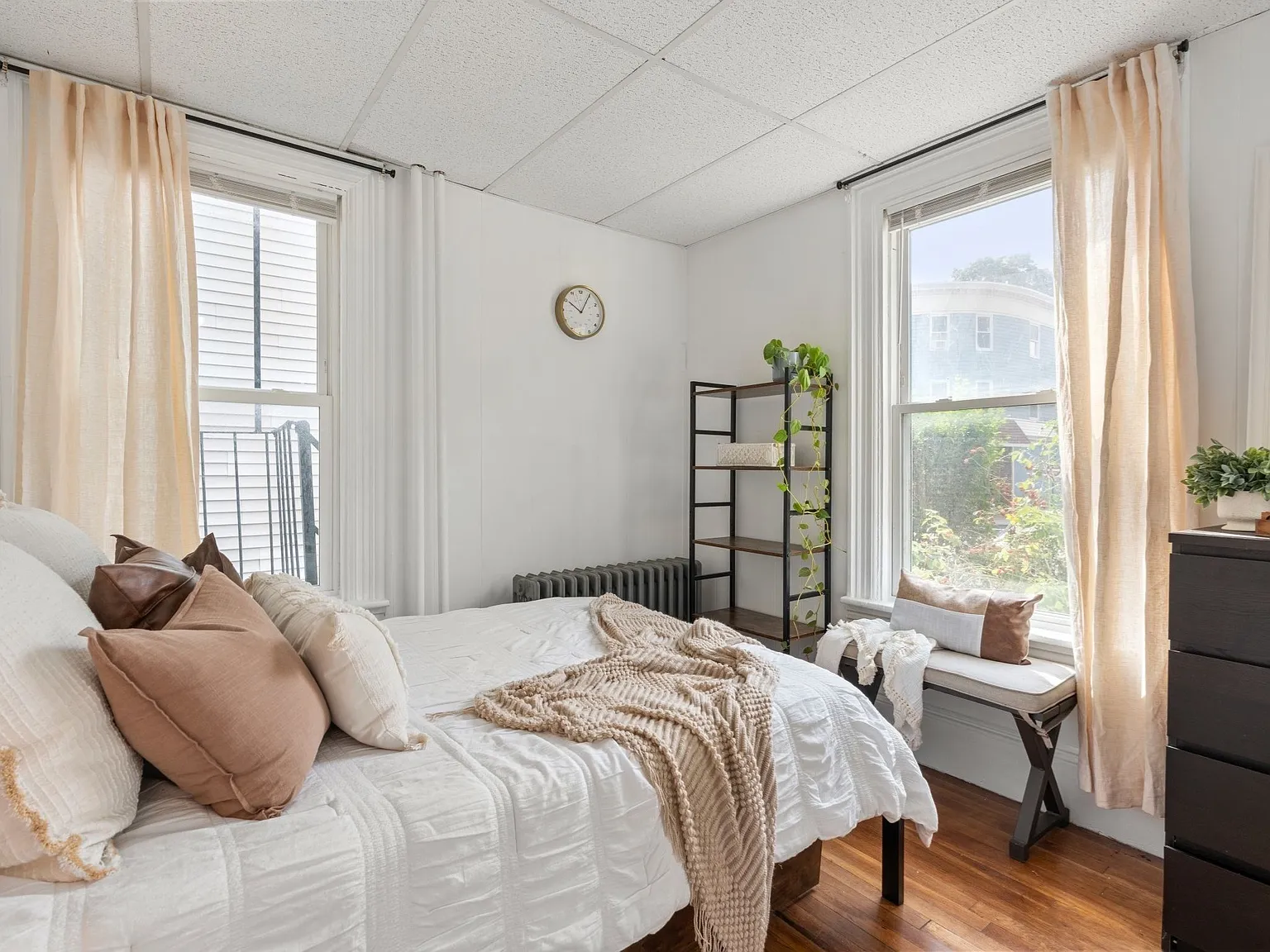 Studio, 1.0 bath, 300 sqft, $1,950 — Photo 1