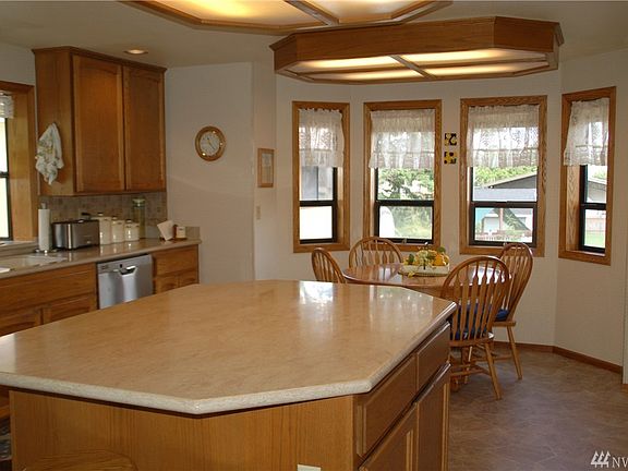 5th image of 1599 Farm St
