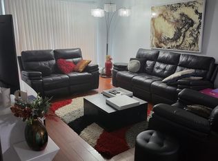 9445 Kenton Ave APT 410, Skokie, IL 60076