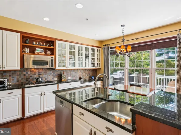 10104 Baldwin Ct, Bethesda, MD 20817