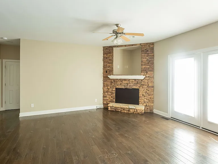 1402 Troon Dr — Photo 5