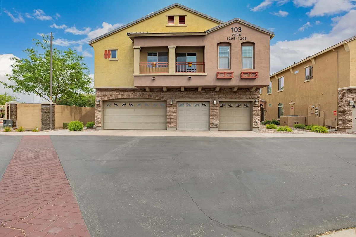 Building Photo - 1350 S Greenfield Rd #2205