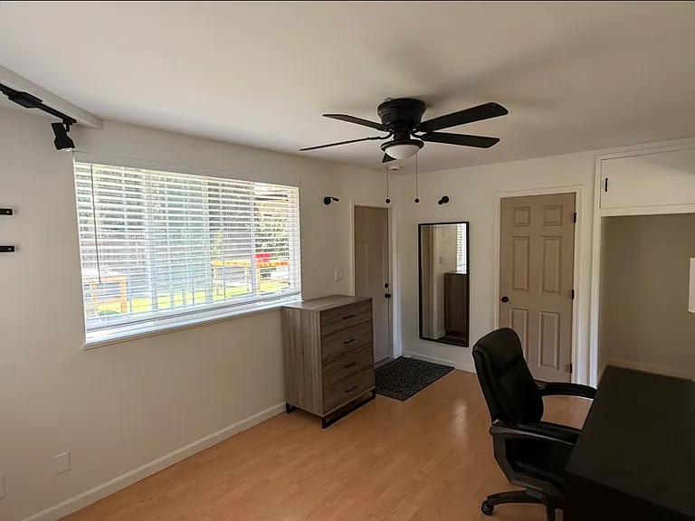 924 Colorado Ave — Photo 13