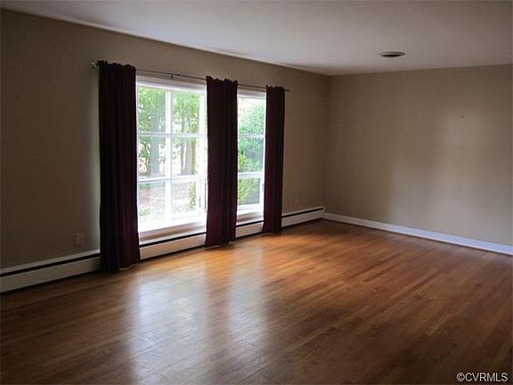 3rd image of 8514 Rivermont Dr