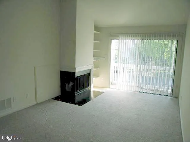 18010 Beacon Hill Dr — Photo 5