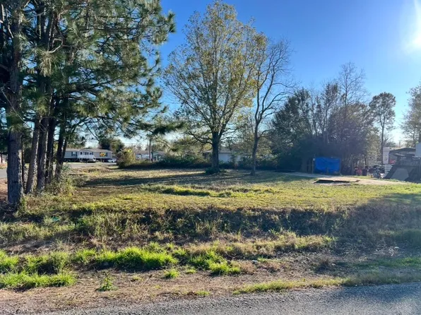 2301 Salmon St, Lake Charles, LA 70605