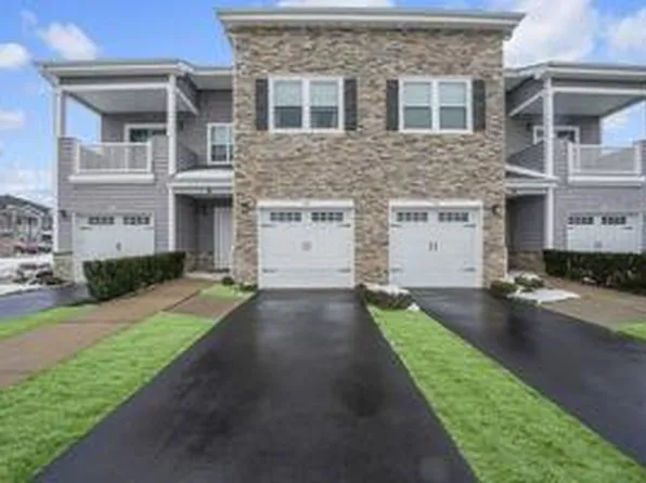 14 Winter Place, East Northport, NY 11731