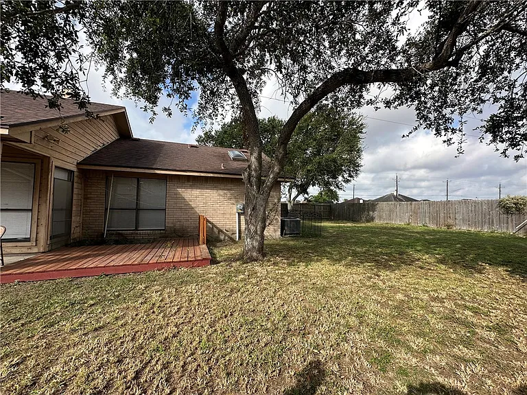 2429 Woodway Dr — Photo 26