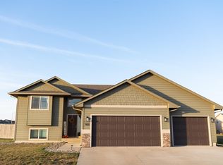 900 E 1st St, Tea, SD 57064