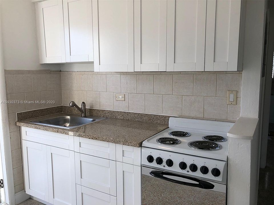 2nd image of 2832 SW 38th Ct #2832
