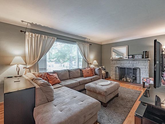 4th image of 9400 Lavern Pl