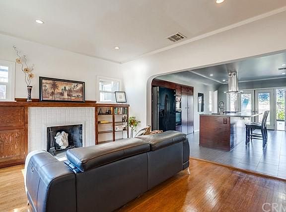 4th image of 4048 Somers Ave