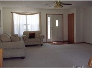 31 Carnation Dr, Collinsville, IL 62234