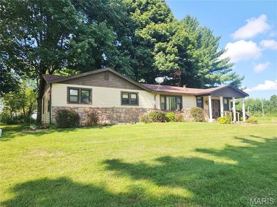 808 Hickory Ave, Shipman, IL, 62685