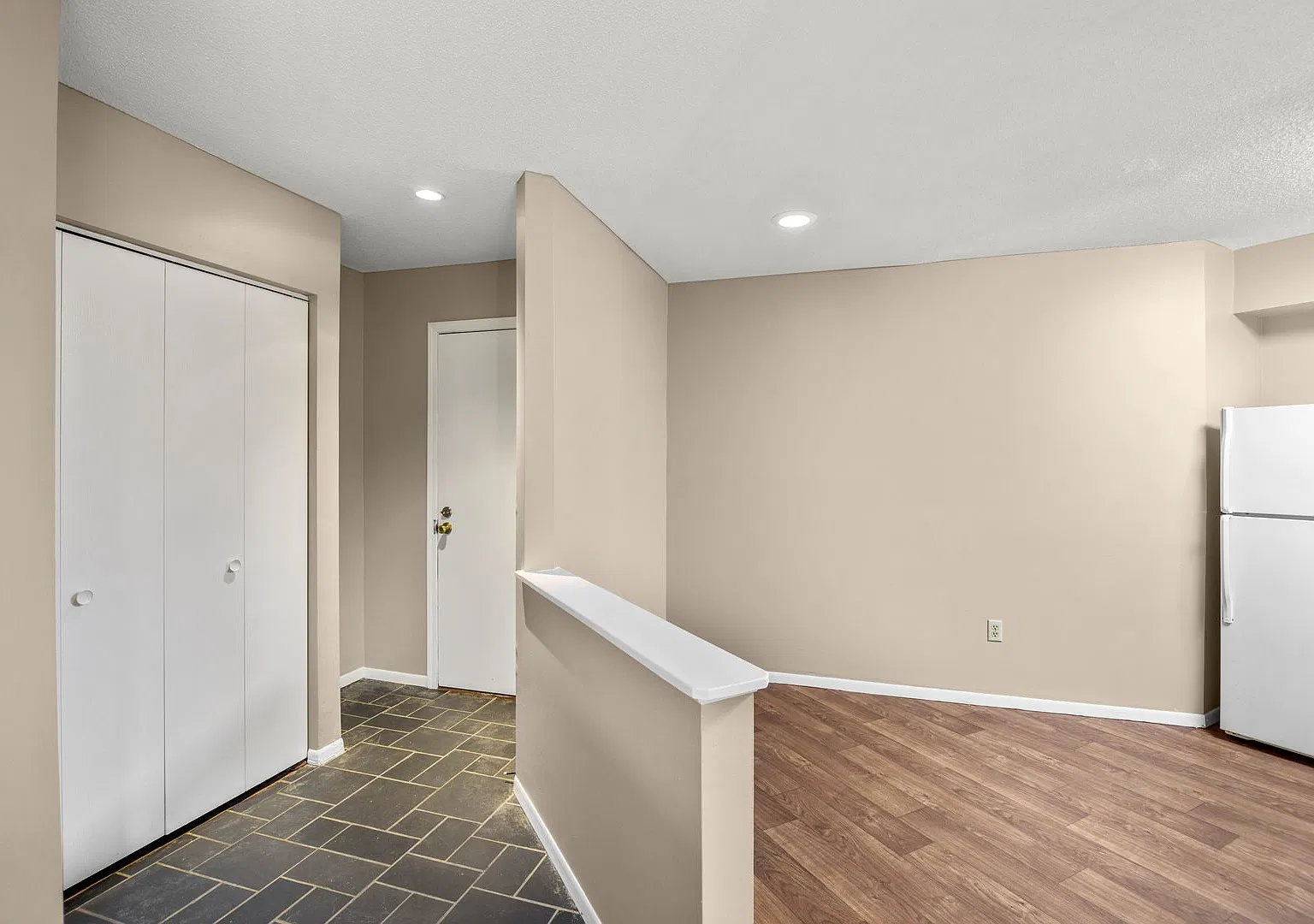 Woodhue Apartments — Photo 3