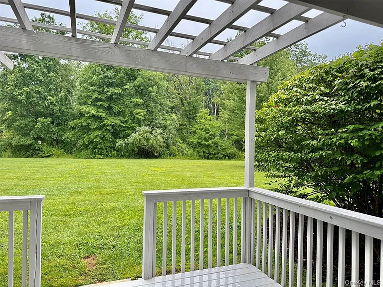 73 Sandalwood Ln — Photo 13