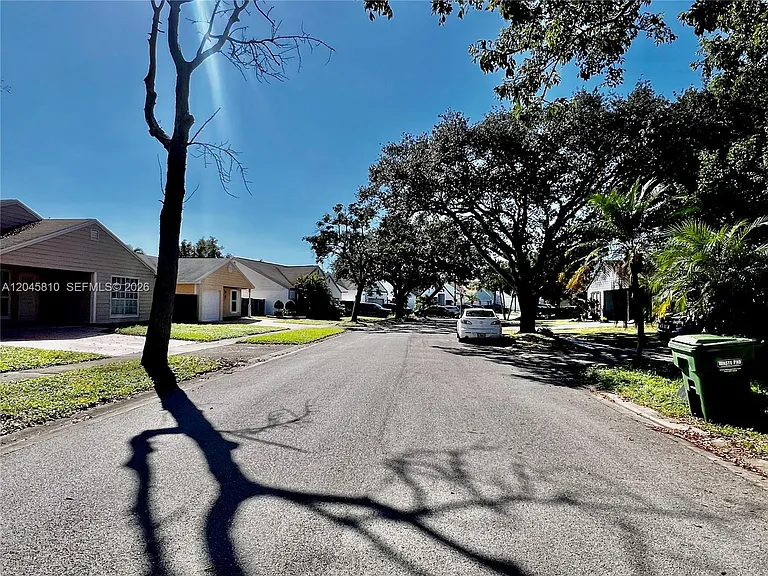 1430 SW 85th Ter — Photo 19