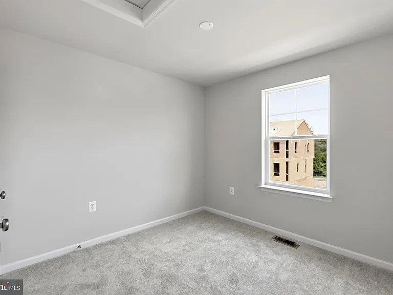 241 Monteith Dr — Photo 18