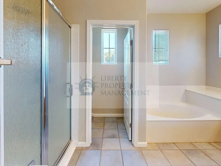 5249 Stonehart Ln — Photo 16
