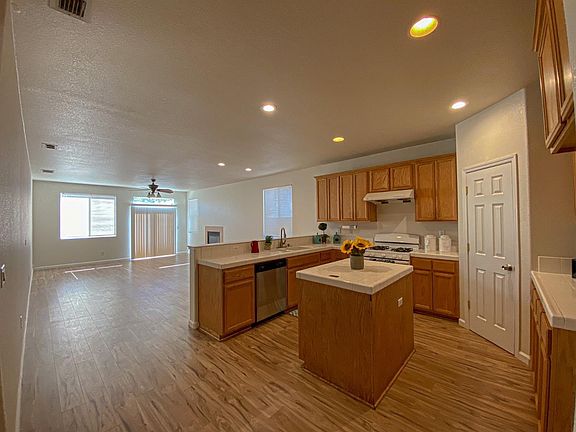 5th image of 2228 Country Oak Ln