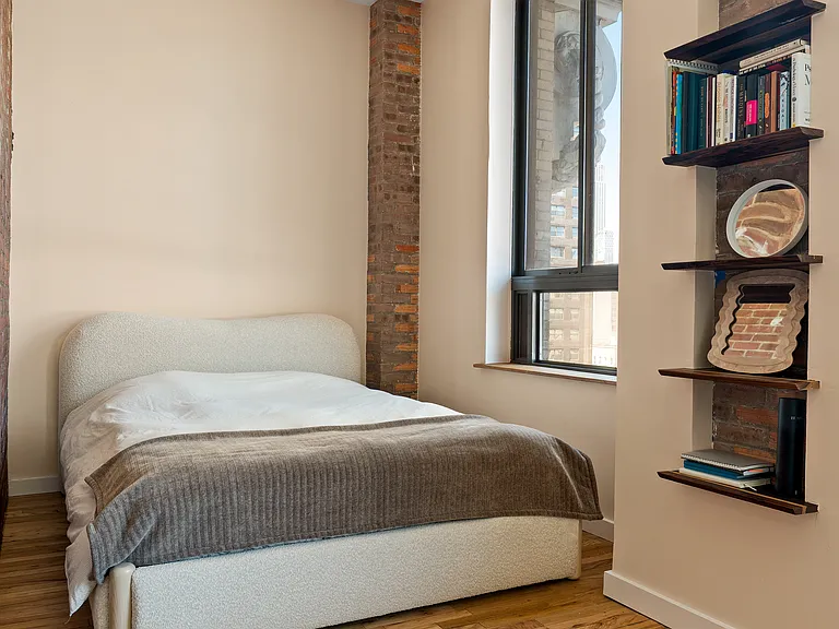 310 E 23rd St #10J — Photo 3