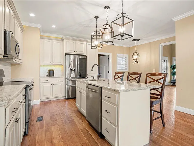 200 Crooked Creek Dr — Photo 11