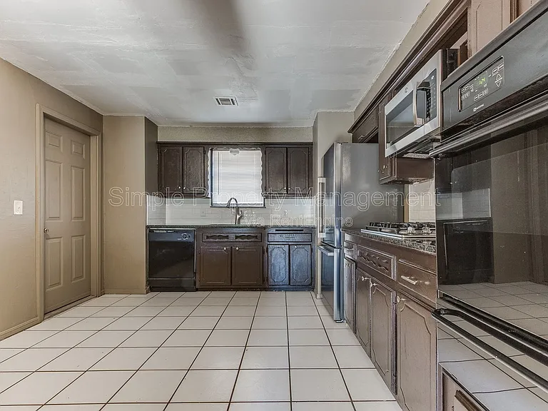 4008 SE 47th St — Photo 9