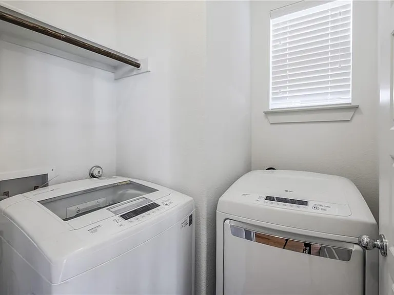 5809 Swayden Ln — Photo 6