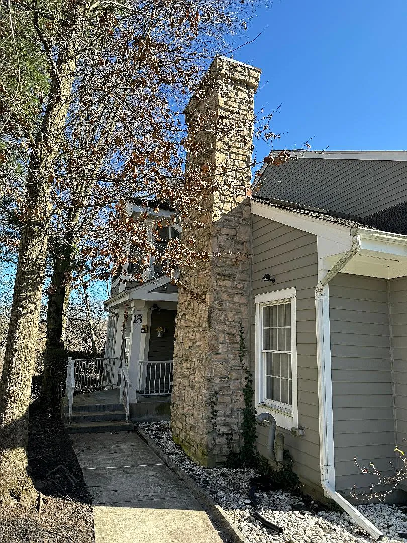 Building Photo - 18 E Countryside Dr
