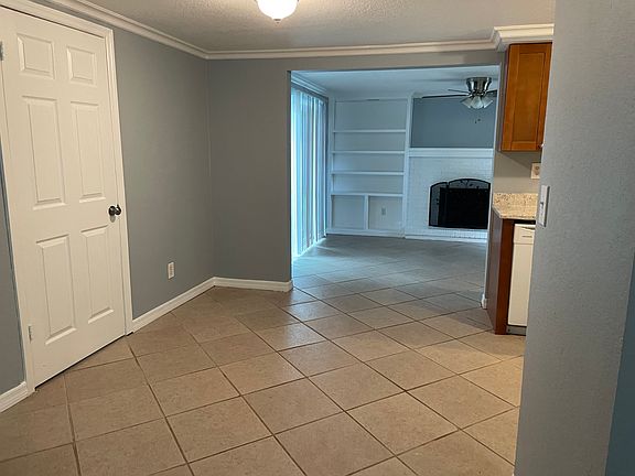 3rd image of 6715 Parkside Dr