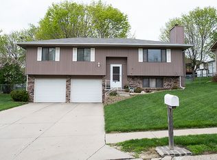15424 Y St, Omaha, NE 68137