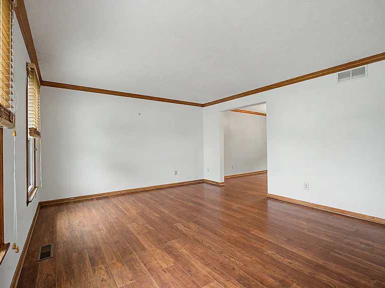 2242 Rosina Dr — Photo 8