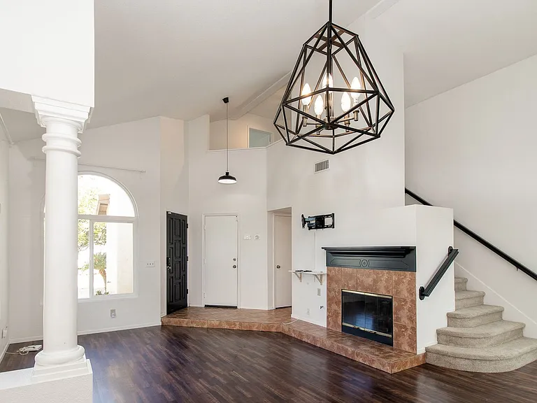1821 Avenida Segovia — Photo 1