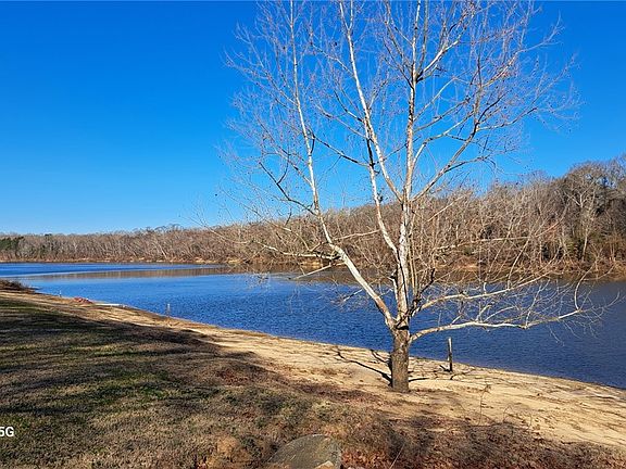 5th image of 15986 Riverbend Ln