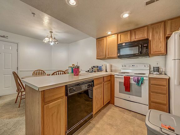 3rd image of 112 W 1230 N APT 107