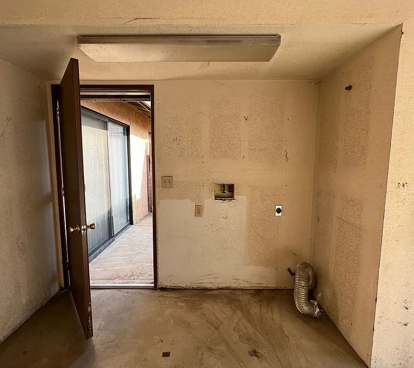 Building Photo 5