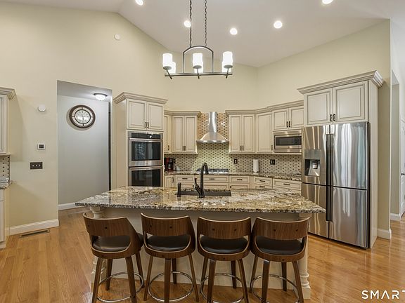 3rd image of 16 Crystal Brook Road